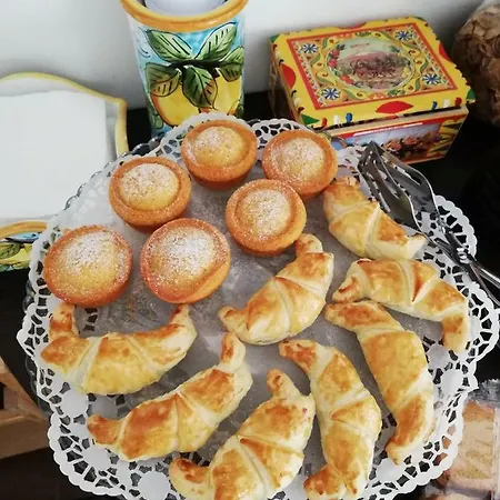 Zu Mariu Πιάτσα Αρμερίνα